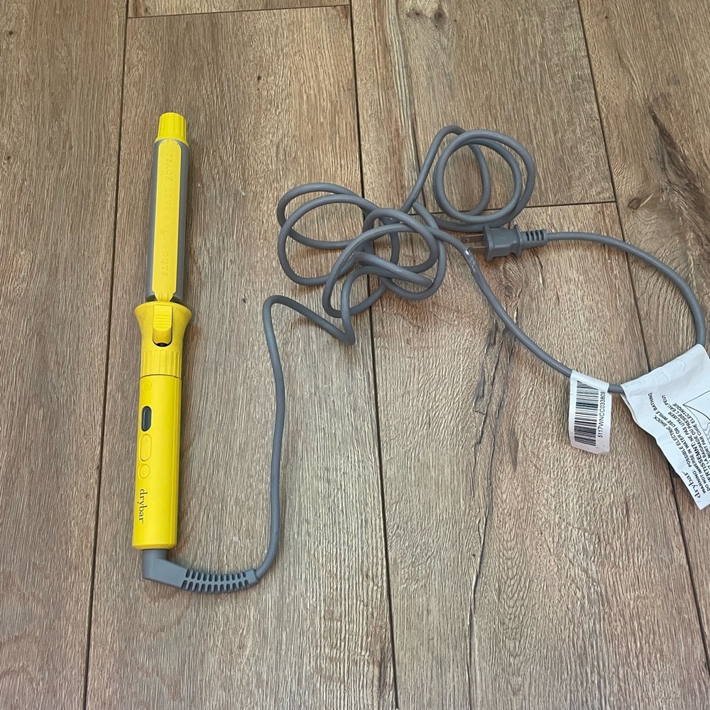 DRYBAR CURLING IRON